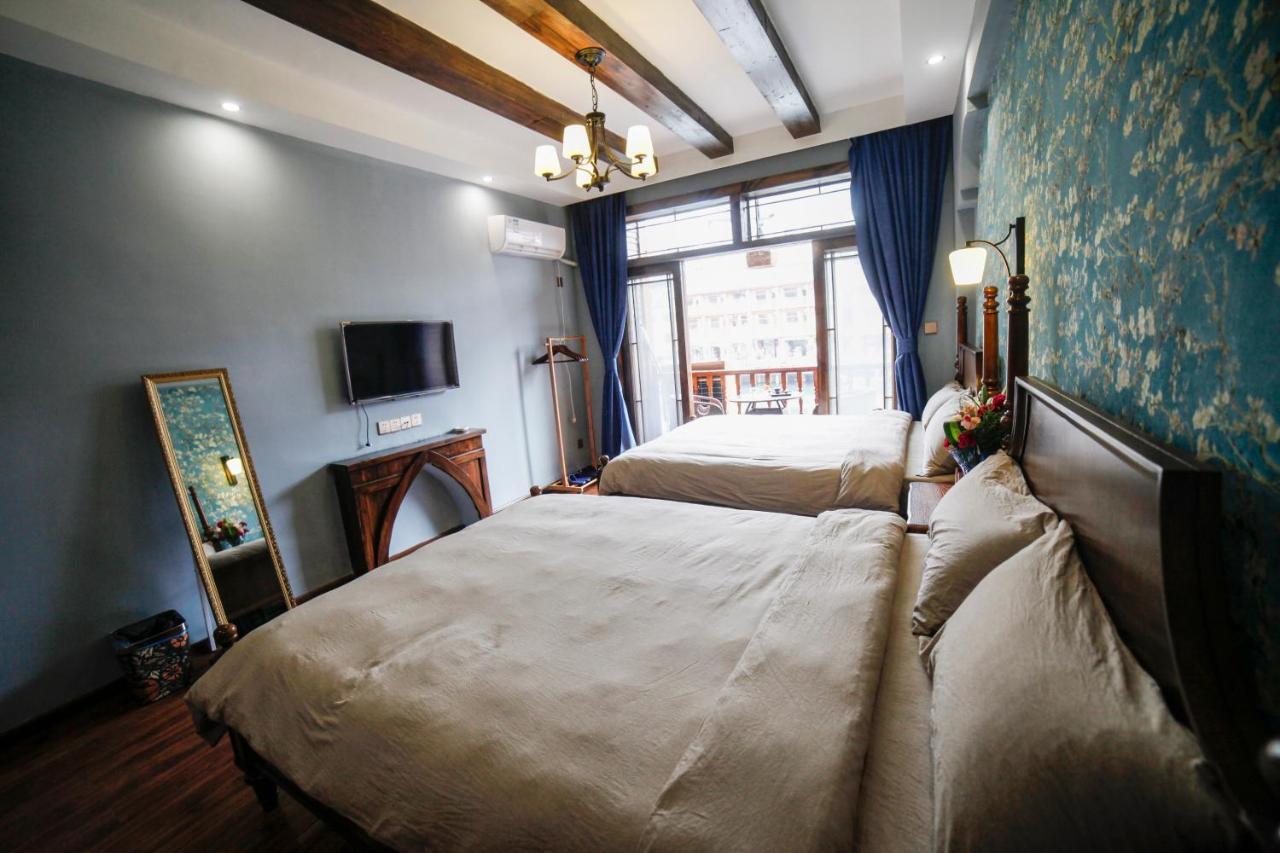 Flower Time Inn เฟิ่งหวง ภายนอก รูปภาพ