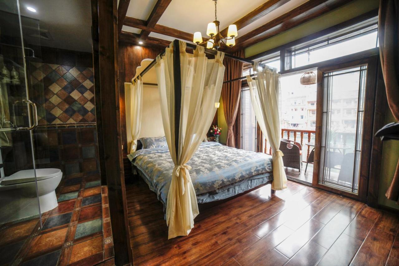 Flower Time Inn เฟิ่งหวง ภายนอก รูปภาพ