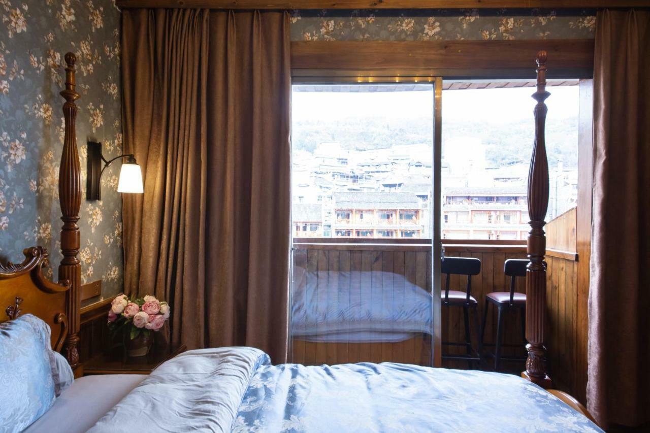 Flower Time Inn เฟิ่งหวง ภายนอก รูปภาพ