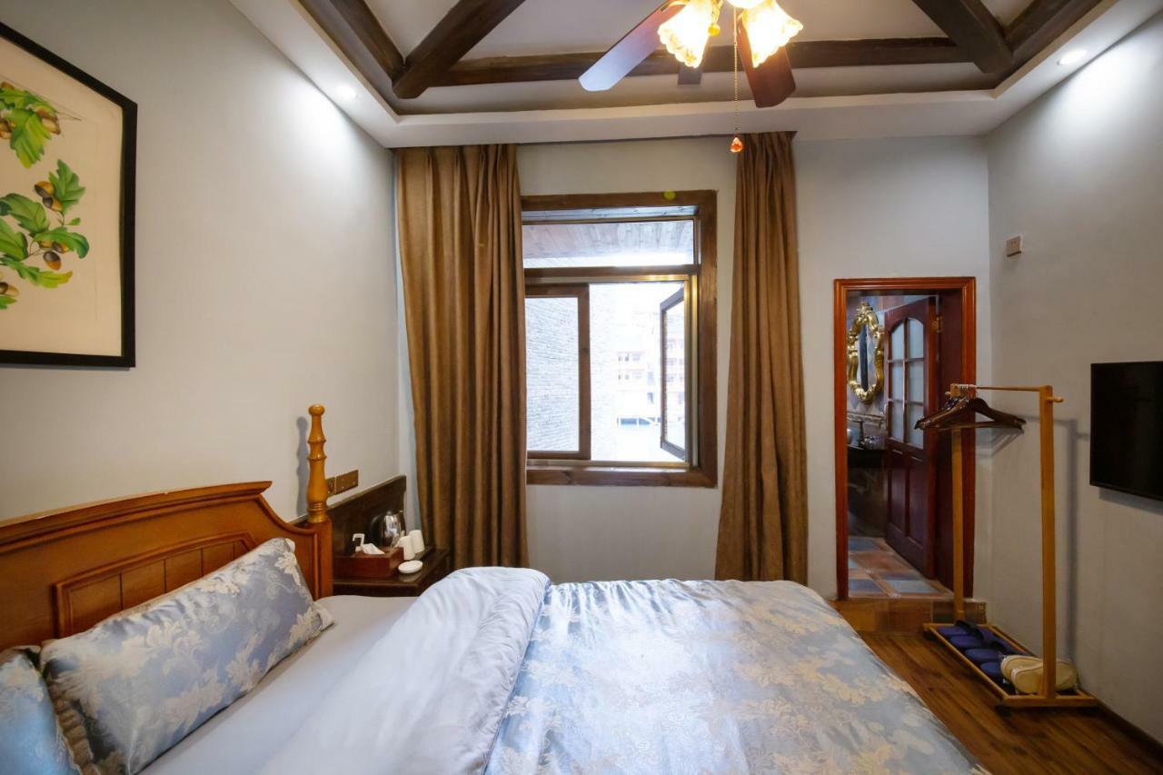 Flower Time Inn เฟิ่งหวง ภายนอก รูปภาพ