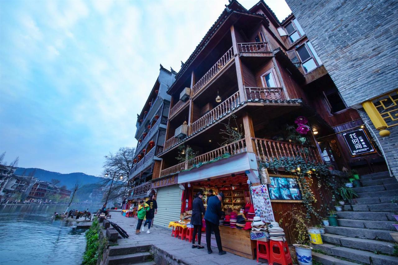 Flower Time Inn เฟิ่งหวง ภายนอก รูปภาพ